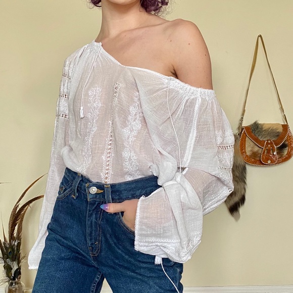 SOLD White Romanian Embroidered Blouse Vintage - Picture 2 of 15
